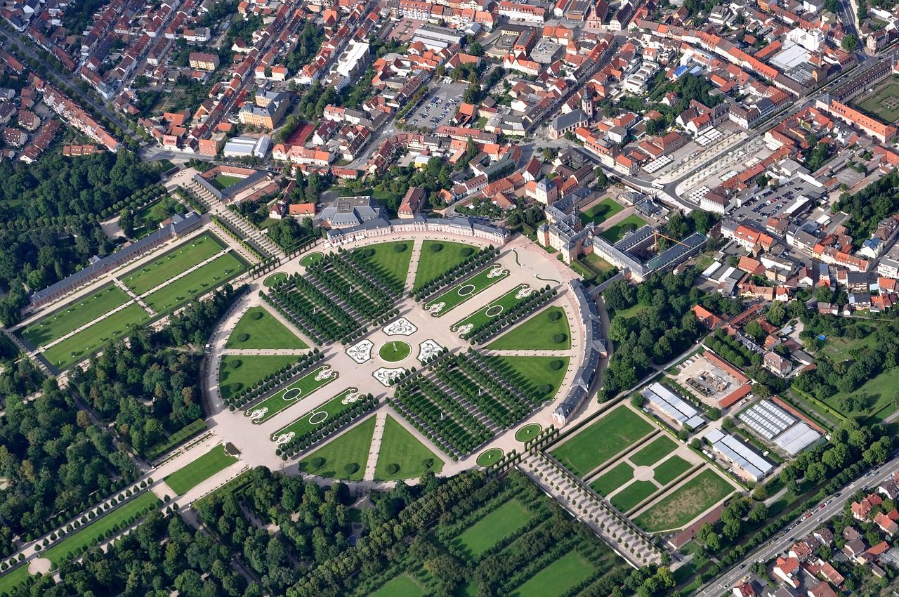 Mehr über den Artikel erfahren Schlossgarten Schwetzingen 2025 – Highlights, Konzerte & Kirschblüte erleben