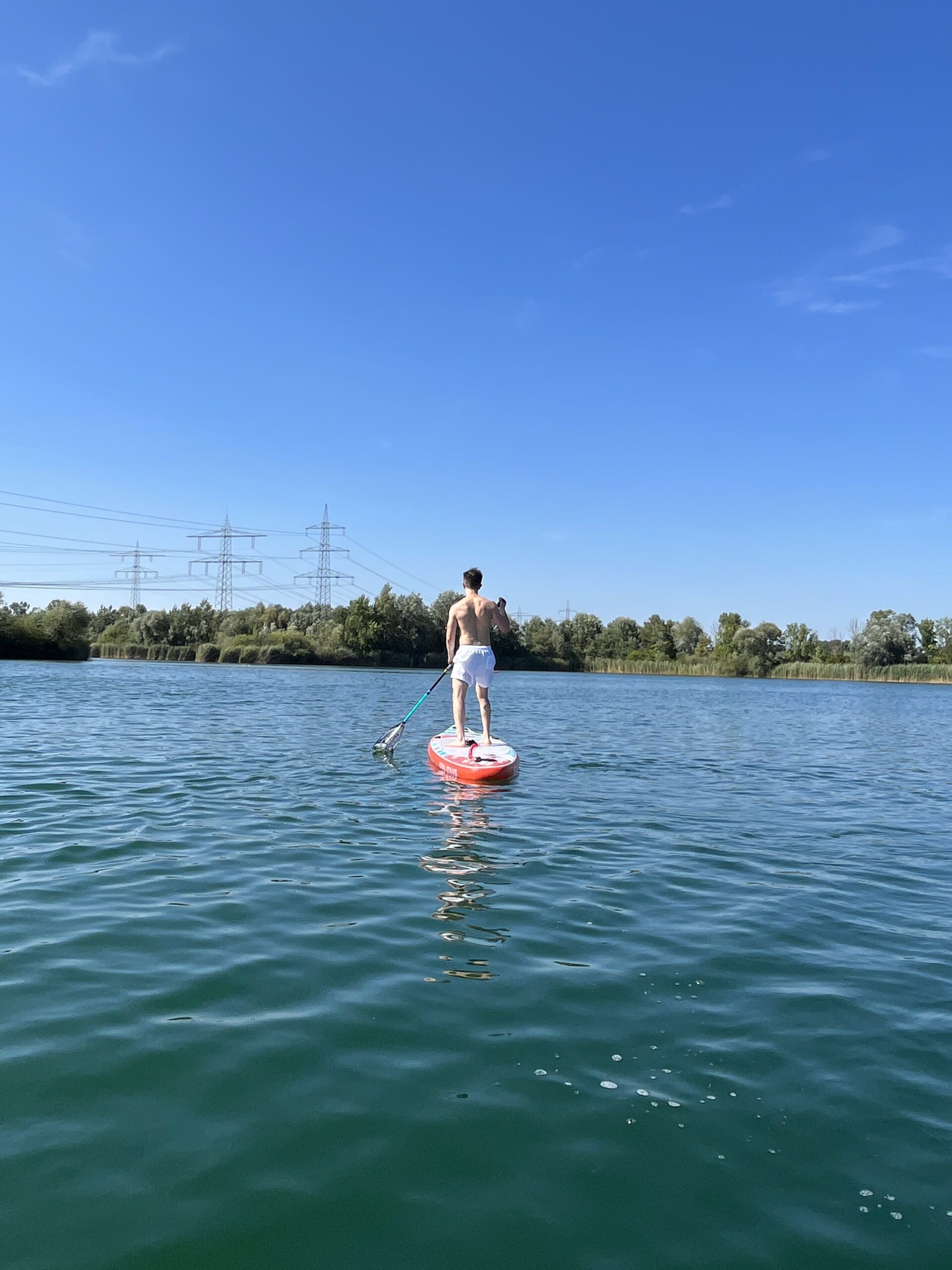 Mehr über den Artikel erfahren Stand-Up-Paddling Rhein-Neckar: Die schönsten Seen im Vergleich