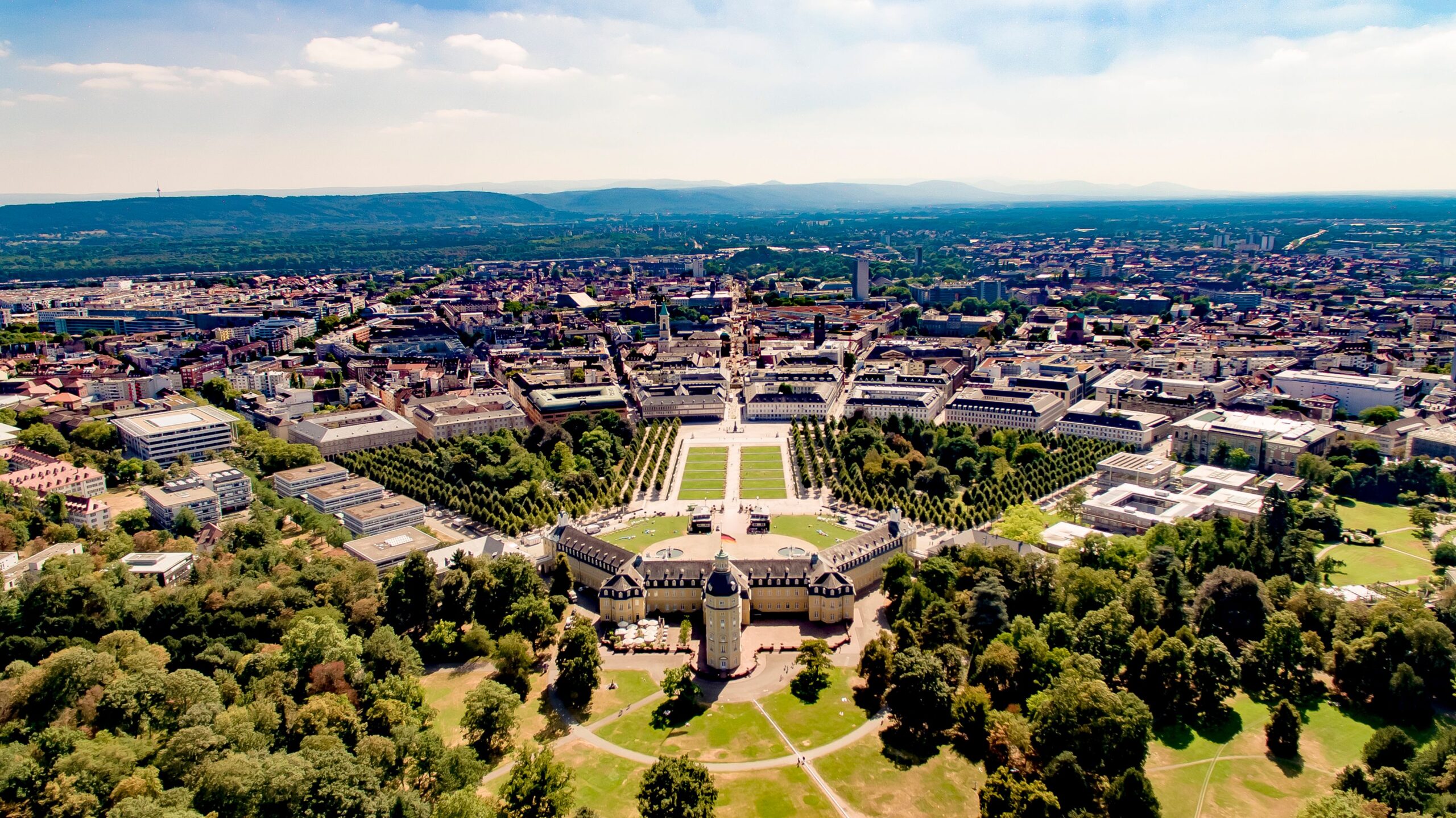 Mehr über den Artikel erfahren Immobilie verkaufen im Raum Karlsruhe: Was du wissen solltest, wenn dein nächster Umzug in Richtung Rhein-Neckar geht